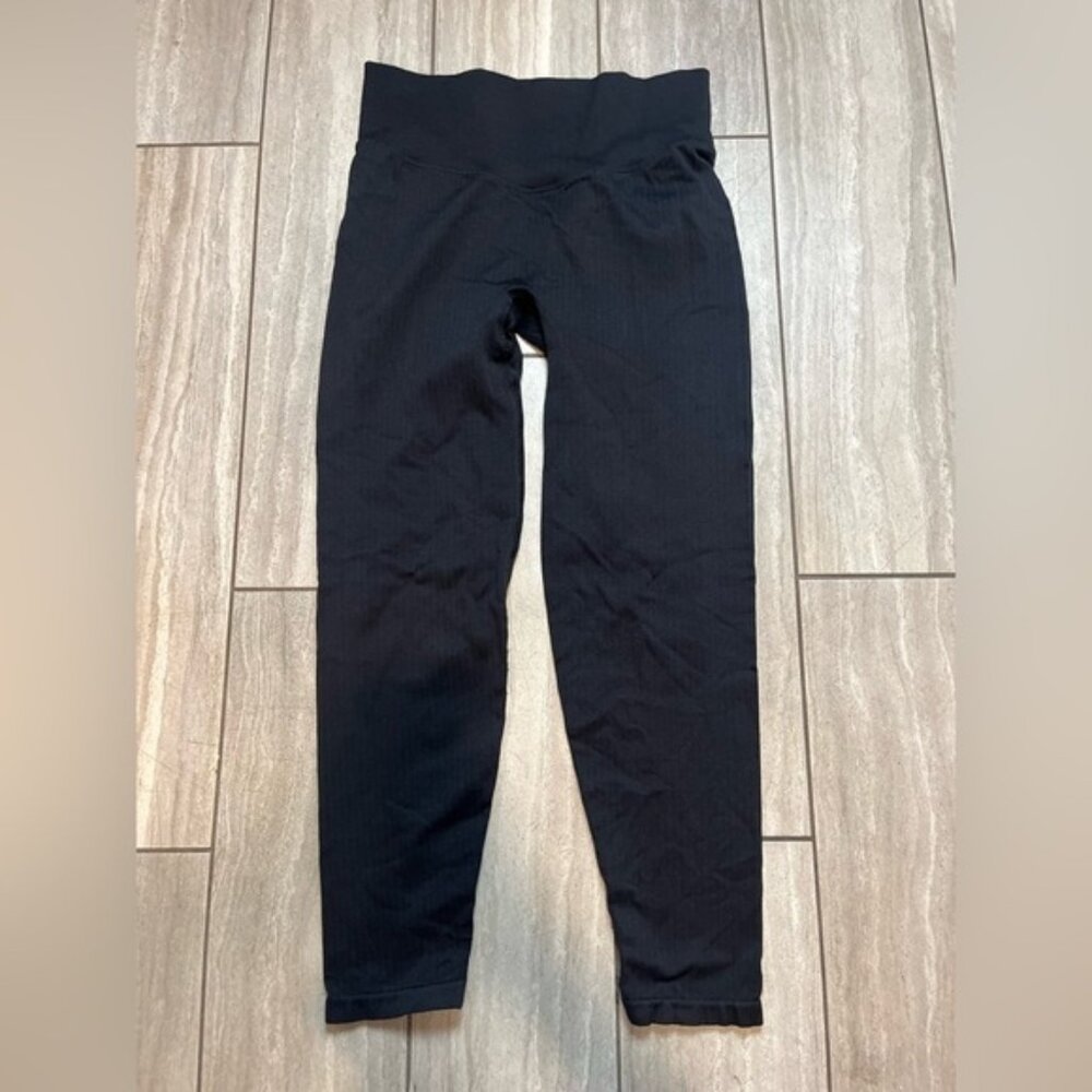 Victoria Secret Women’s Black Ribbed Cropped Leggings Size M